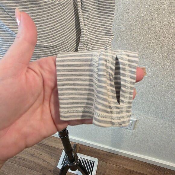 Lululemon Wrap Blouse Sz 8 - Picture 4 of 5